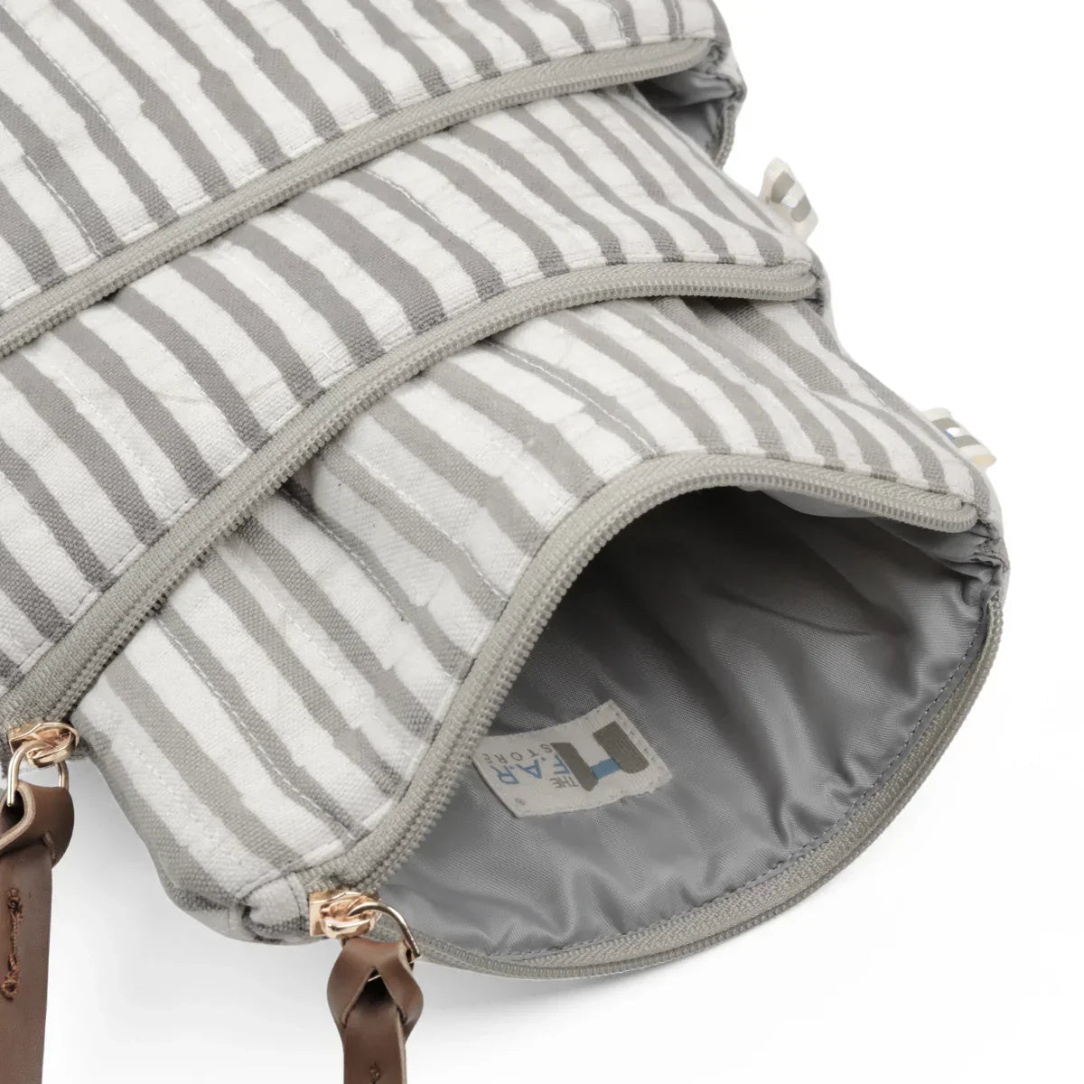 FAR STORE’s Toiletry Pouches: The Perfect Companion for Summer Getaways