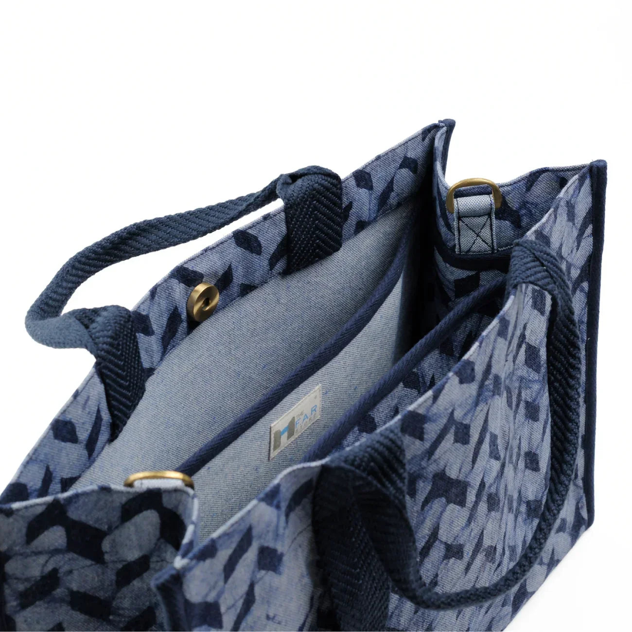 Minimal but Mighty: The F.A.R STORE's Small Square Totes for Light Summer Days