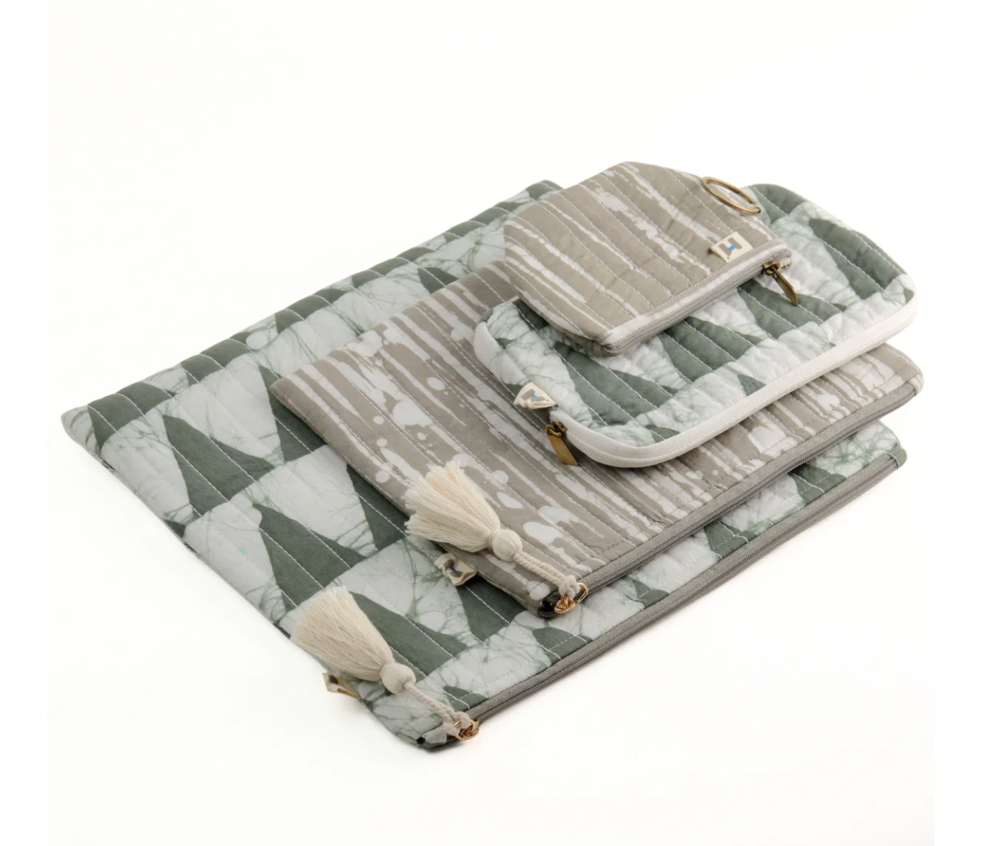 Compact Living: Organizing Small Spaces with Toiletry Pouches from The F.A.R STORE