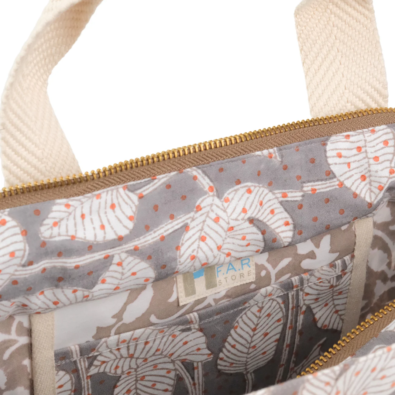 Totes with Personality: Choosing Prints that Match Your Summer Mood