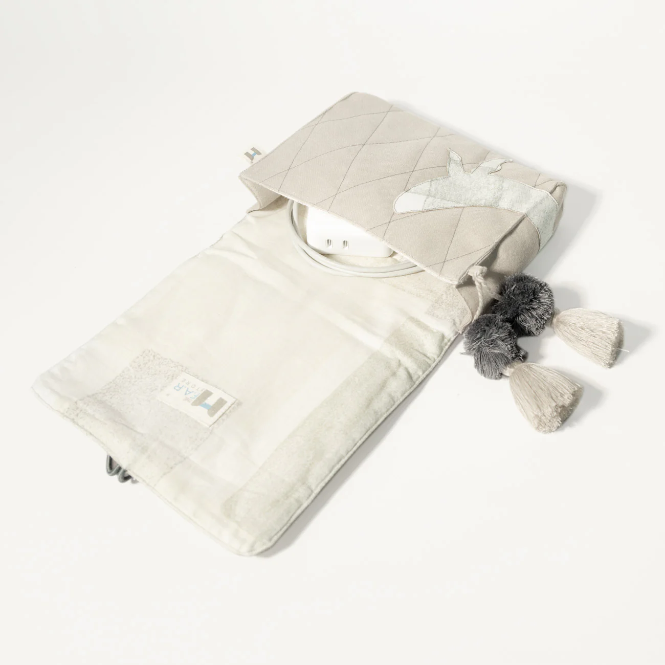 Cable Chaos No More! The Best Cable Pouches for Travelers & Tech Lovers