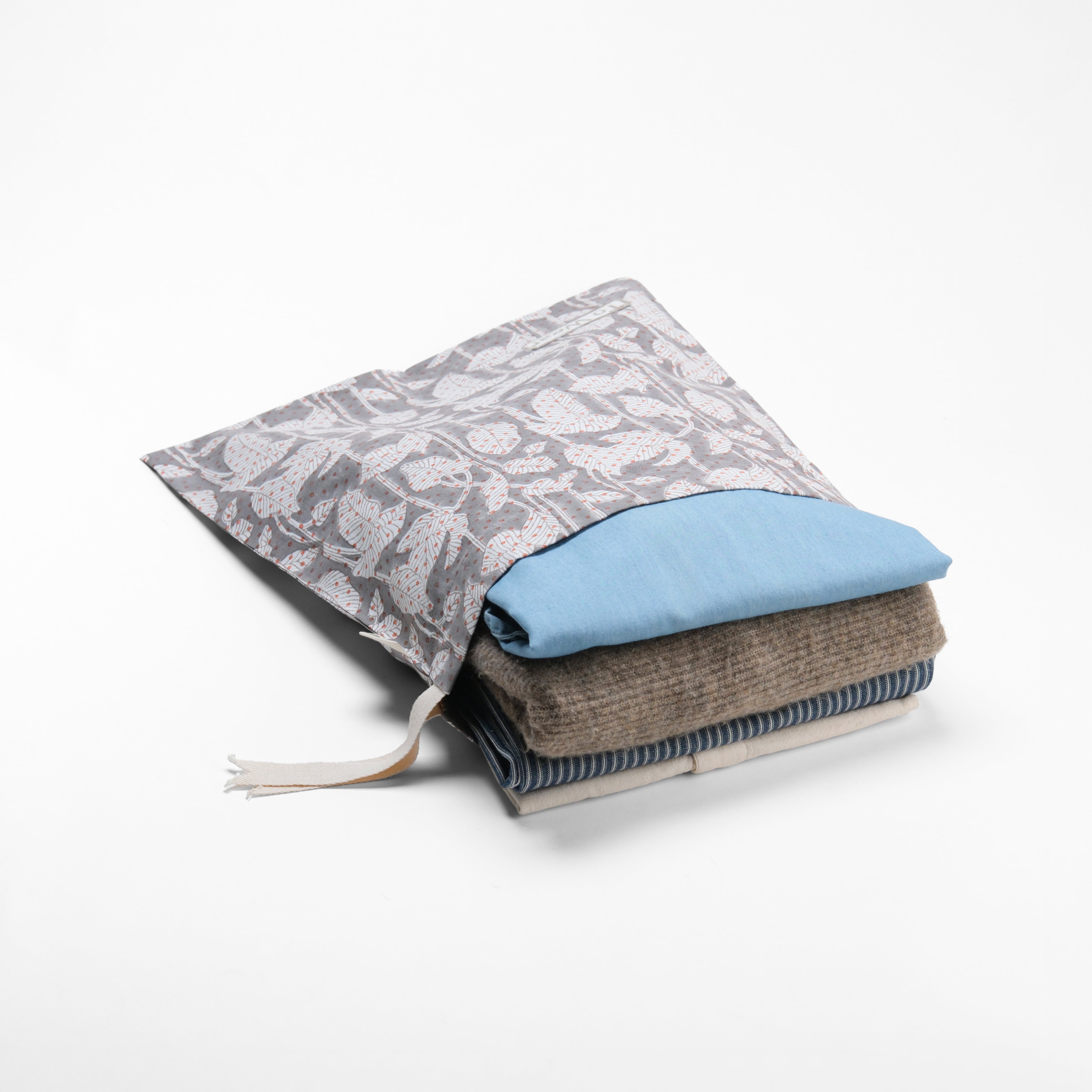 Set of 5 - Nature's Canvas Grey Travel Organiser