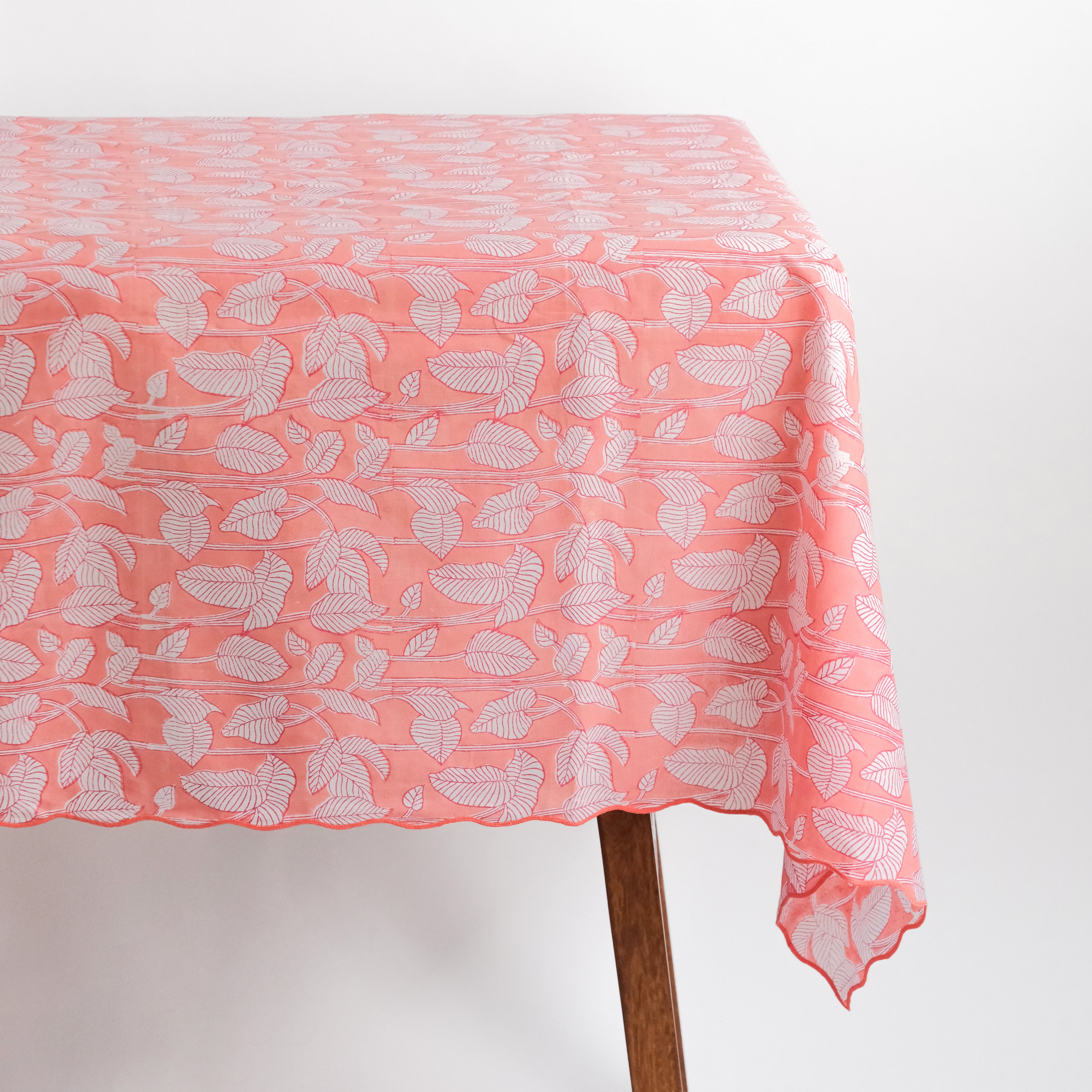Nature's Canvas Red - Table Cover