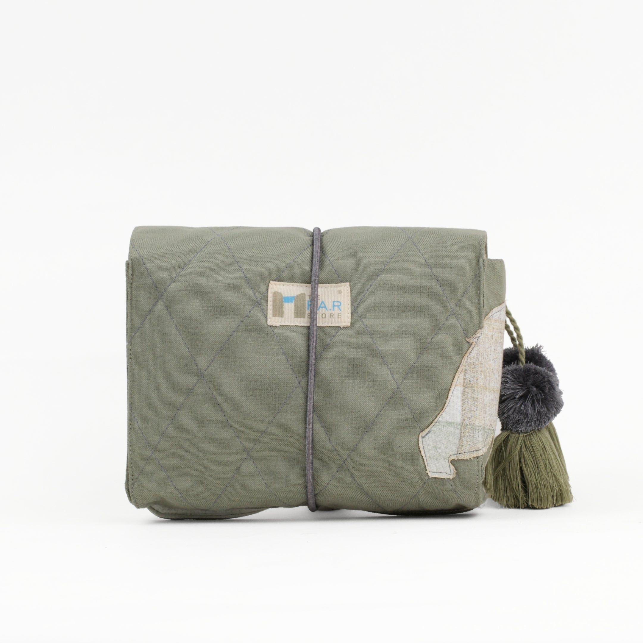 Gond Folk Bear - Green Cable Pouch