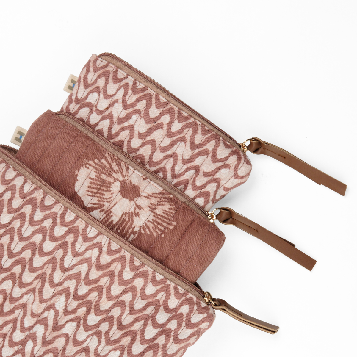 Set of 3 - Mocha Mousse Waves Toiletry Pouches