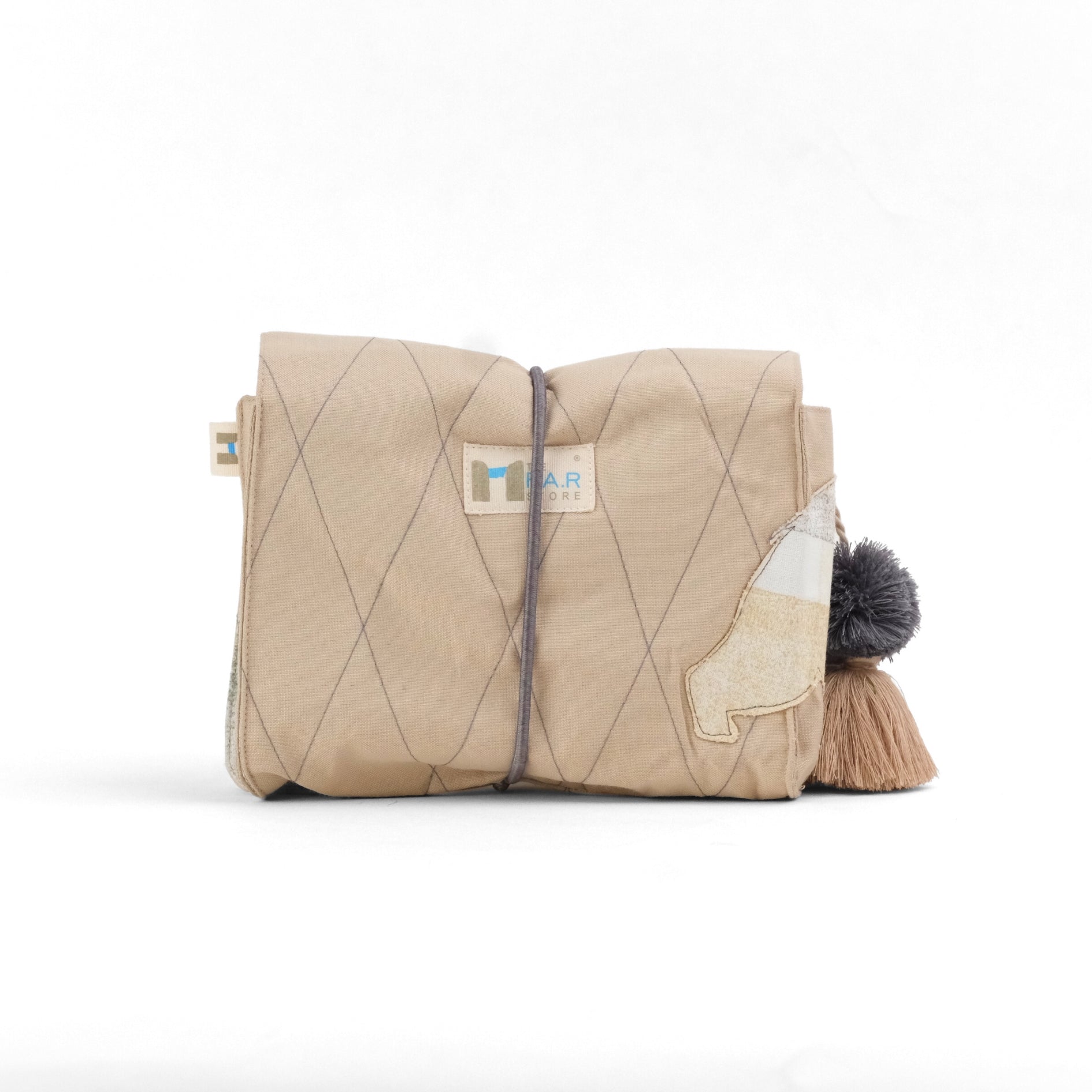 Gond Folk Bear - Beige Cable Pouch