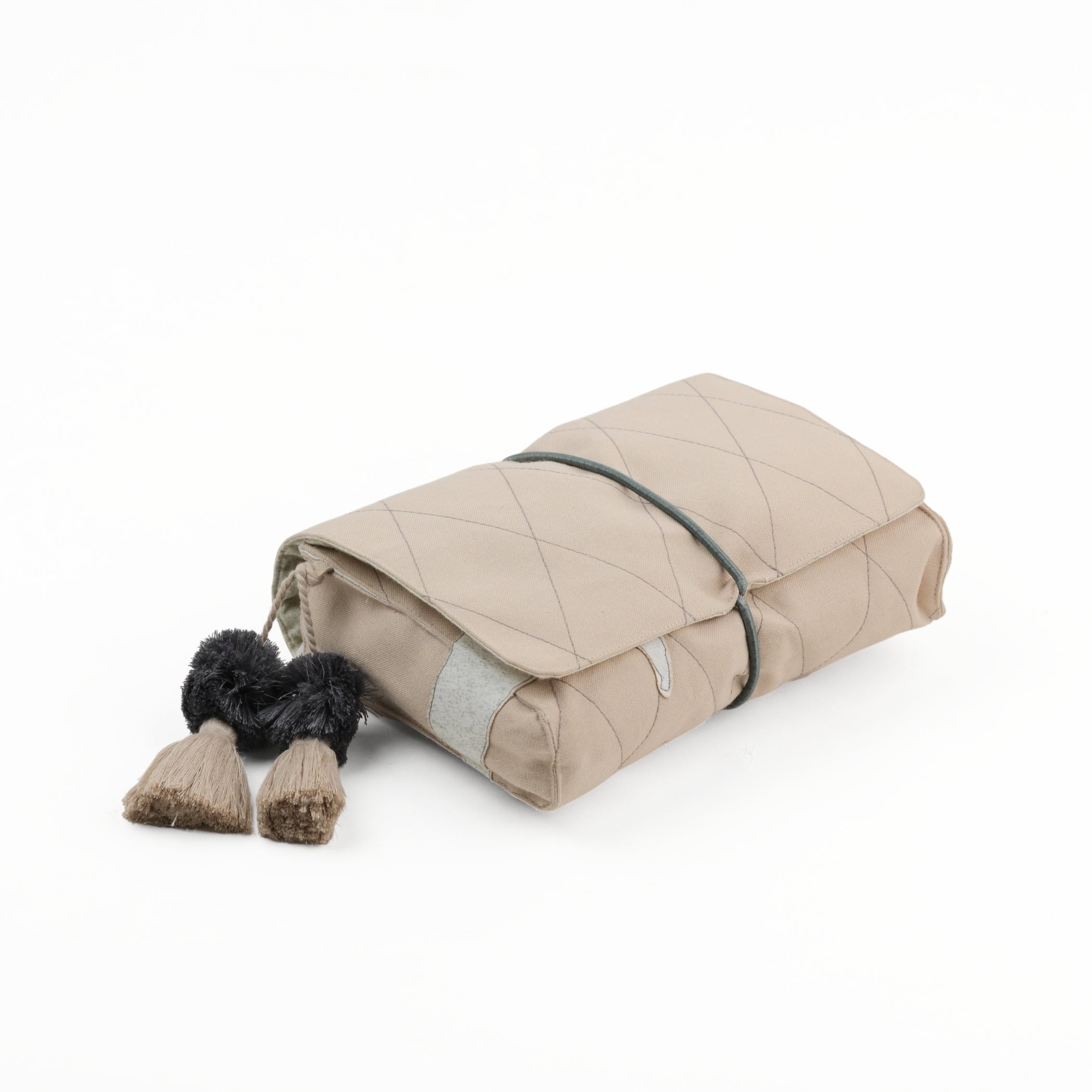 Gond Folk Whale - Beige Cable Pouch