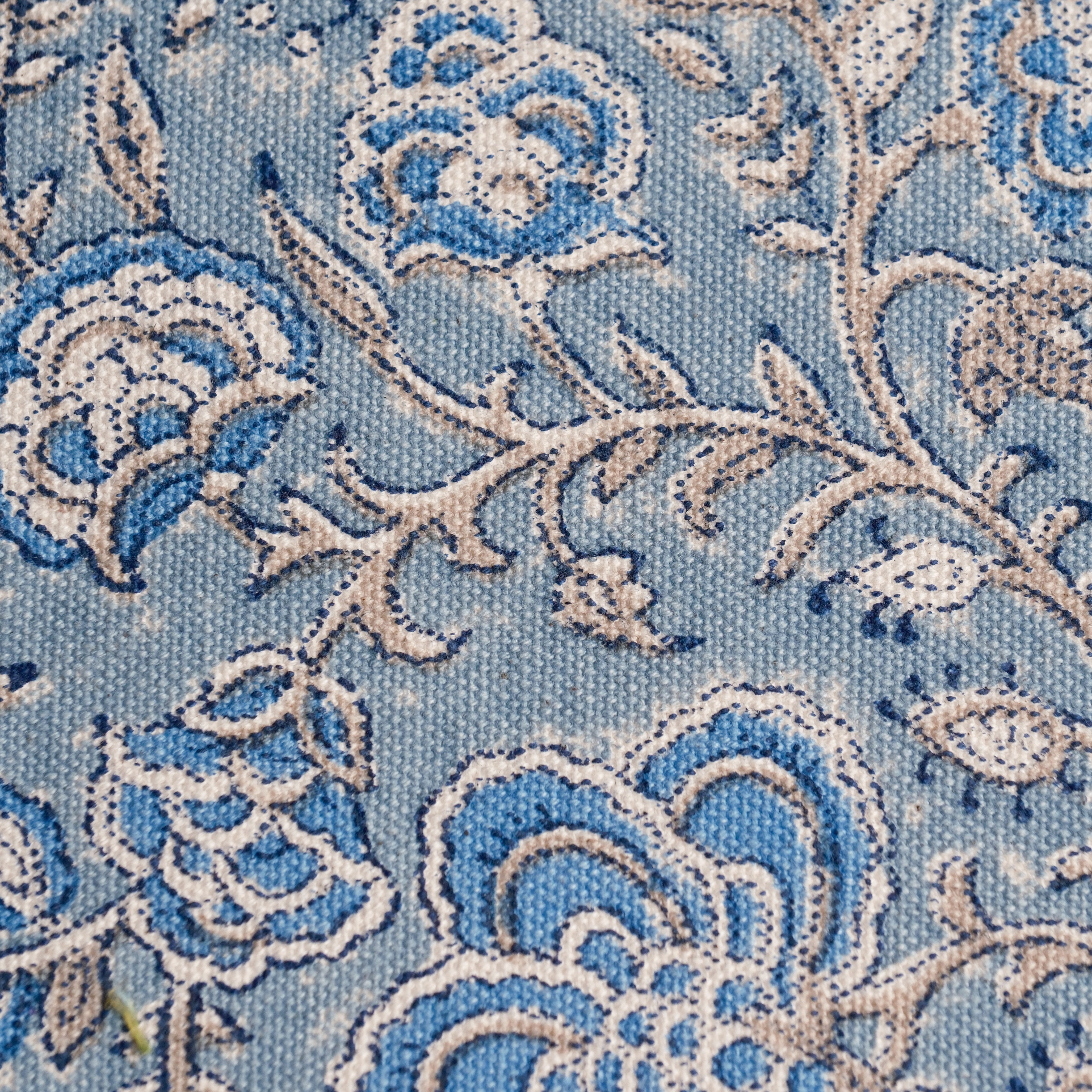 Garden Whispers - Table Runner
