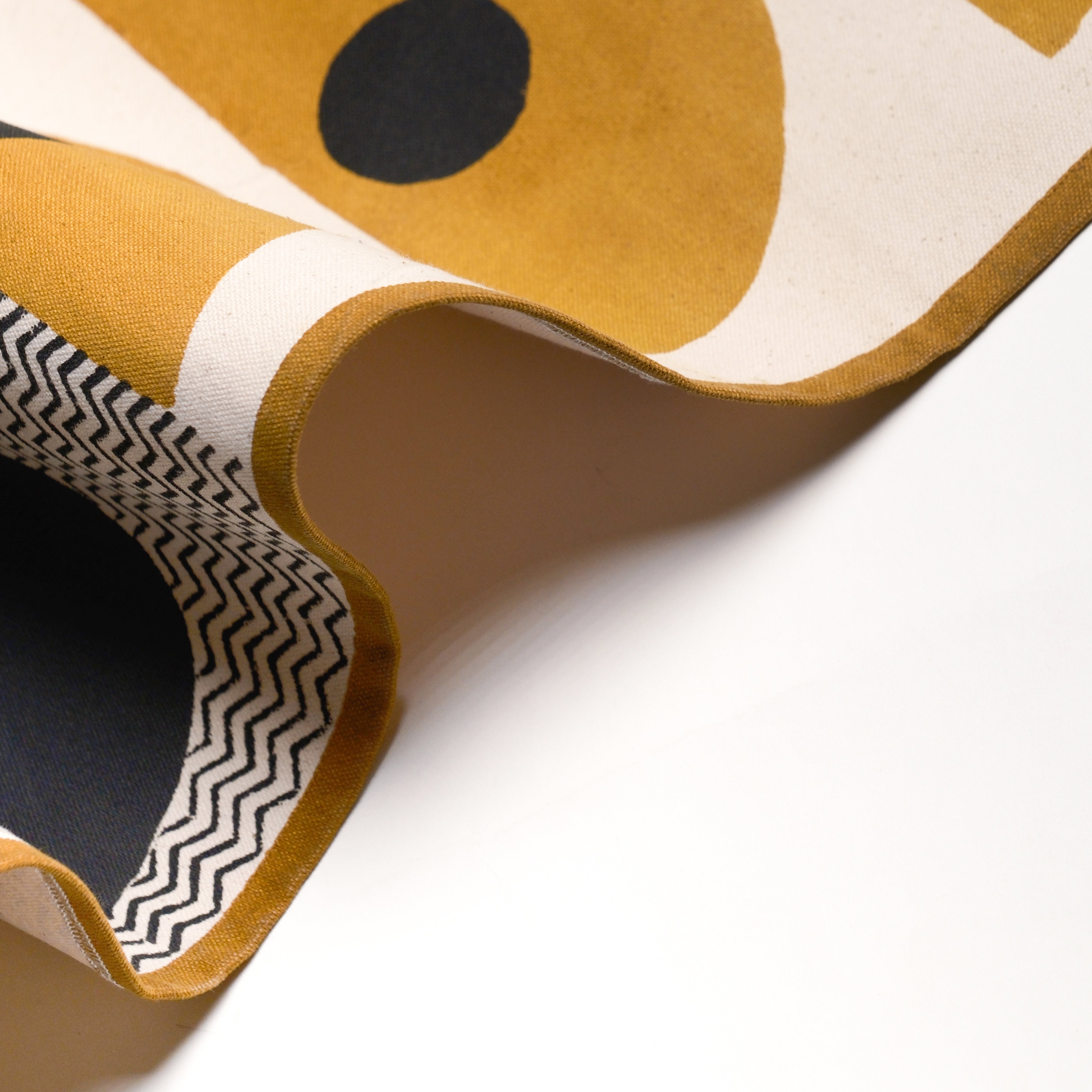 Urban Glow - Table Runner