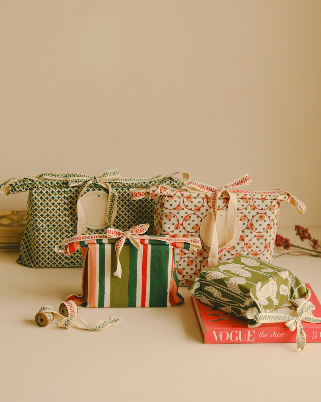 4-Piece Gift Wrapping Essentials Bundle Pack