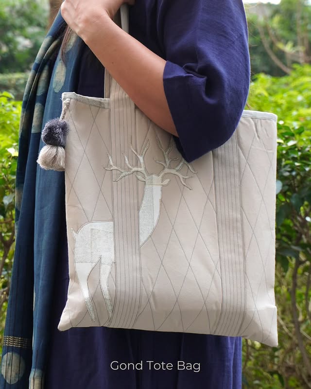 Tiny Totes, Big Energy: The Soft Statement of a Printed Sling Bag