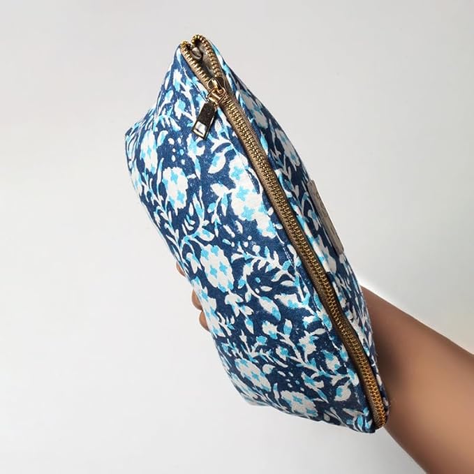 Weekend Getaway Companions: The Small-Large Travel Pouch Duo