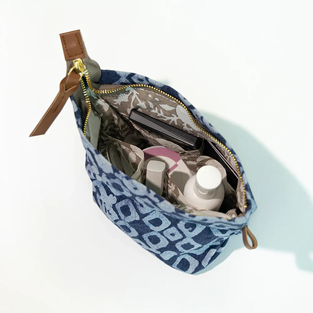 The New Work Aesthetic: From Zoom Meetings to Café Corners with The F.A.R STORE