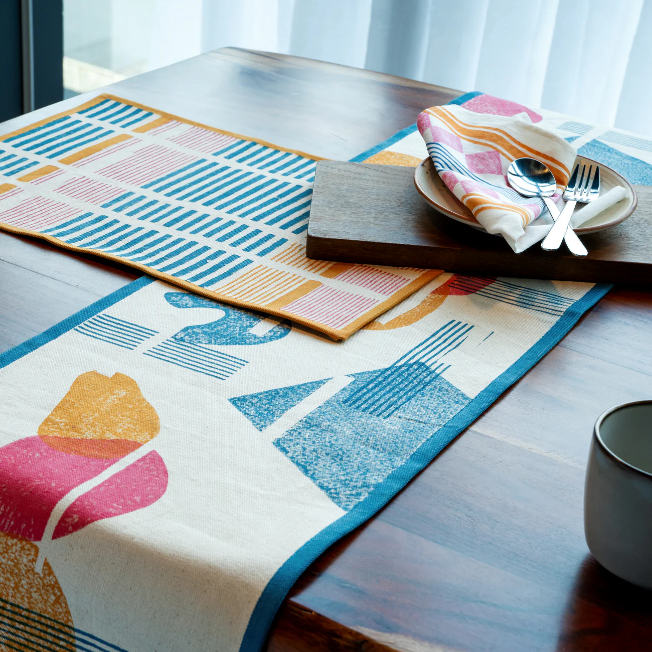 How to Create a Minimalist Dining Space Using The F.A.R STORE Pieces