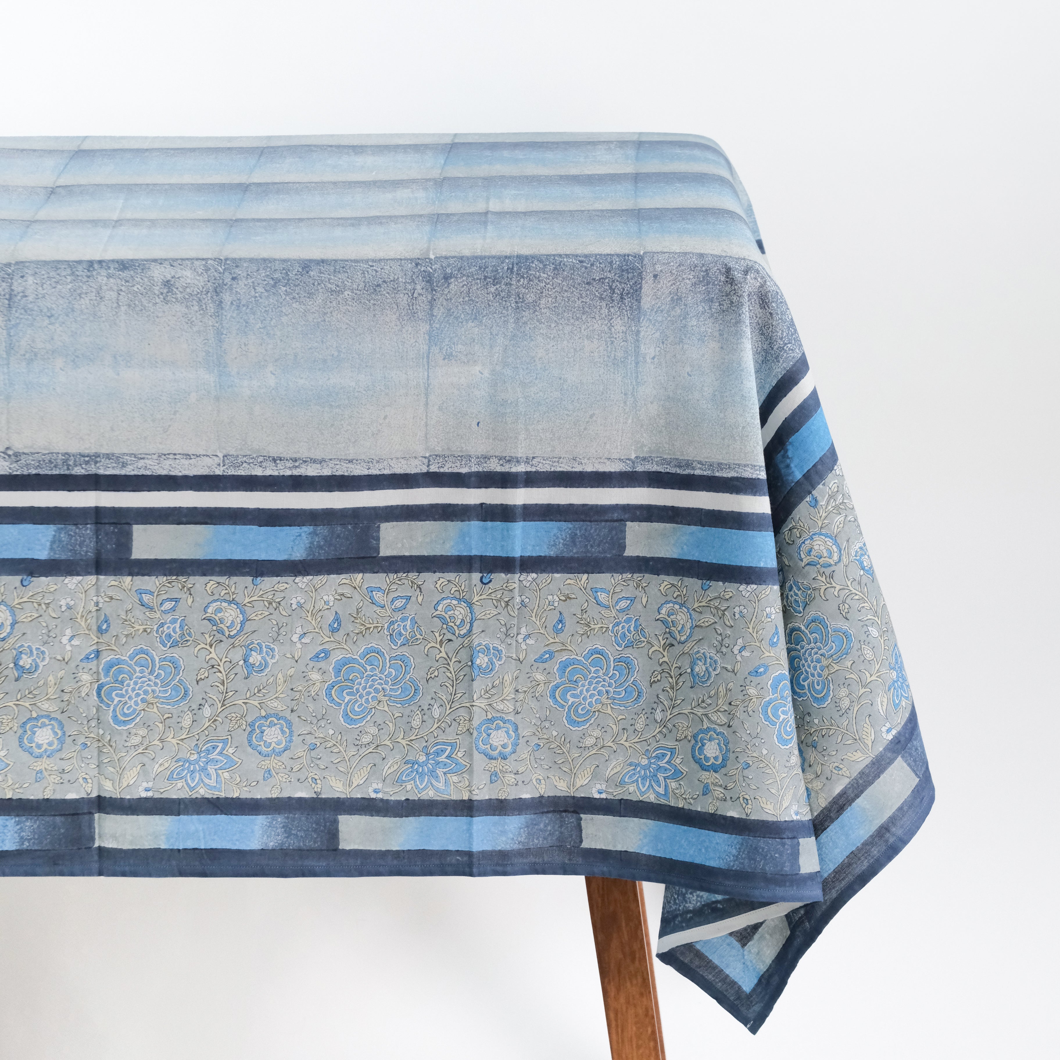 Garden Whispers - Table Cover