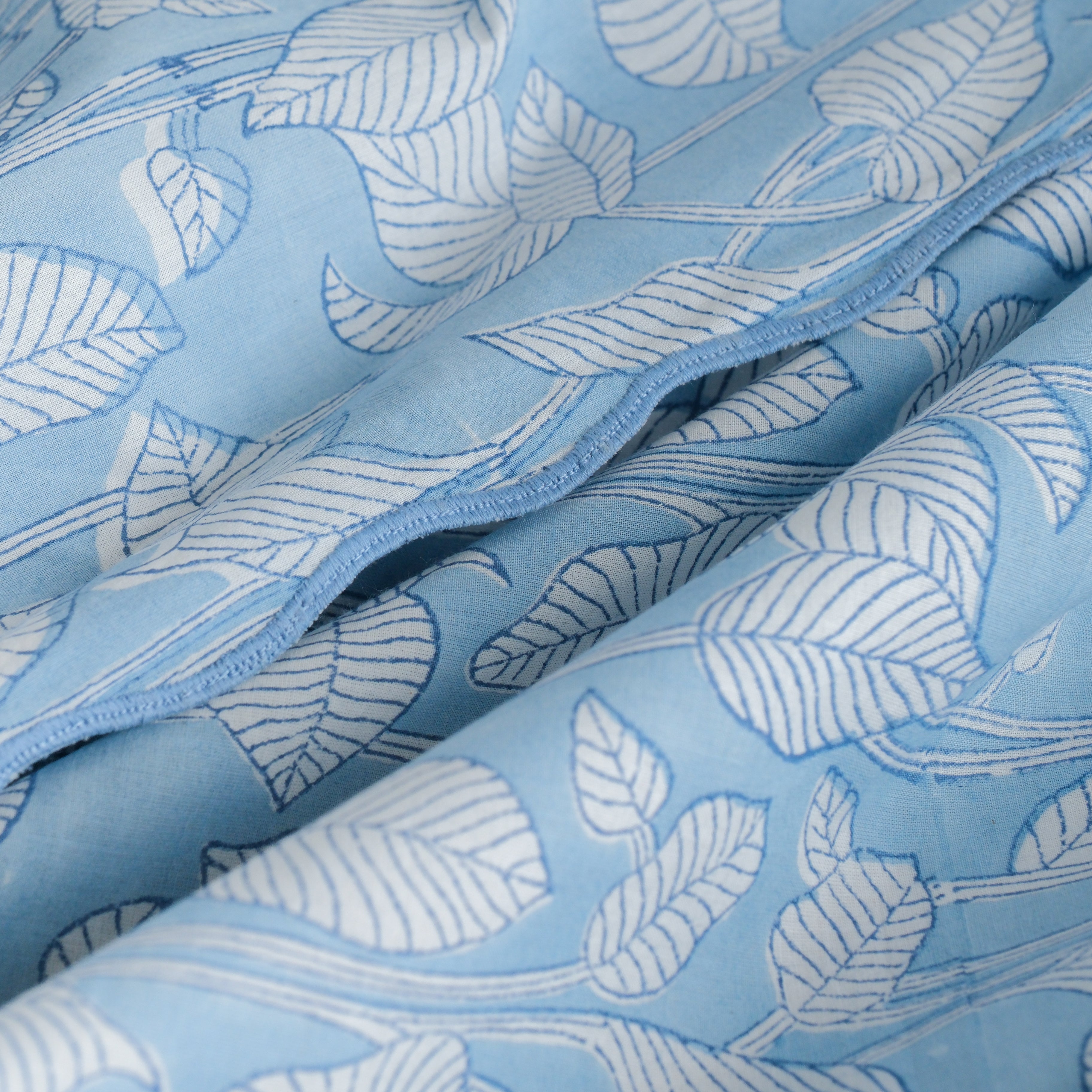Nature's Canvas (Blue) - Table Cover