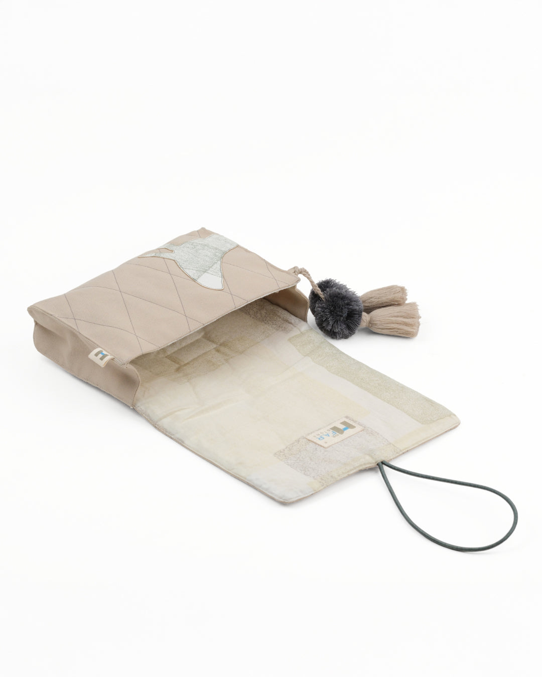 Gond Folk Whale - Beige Cable Pouch