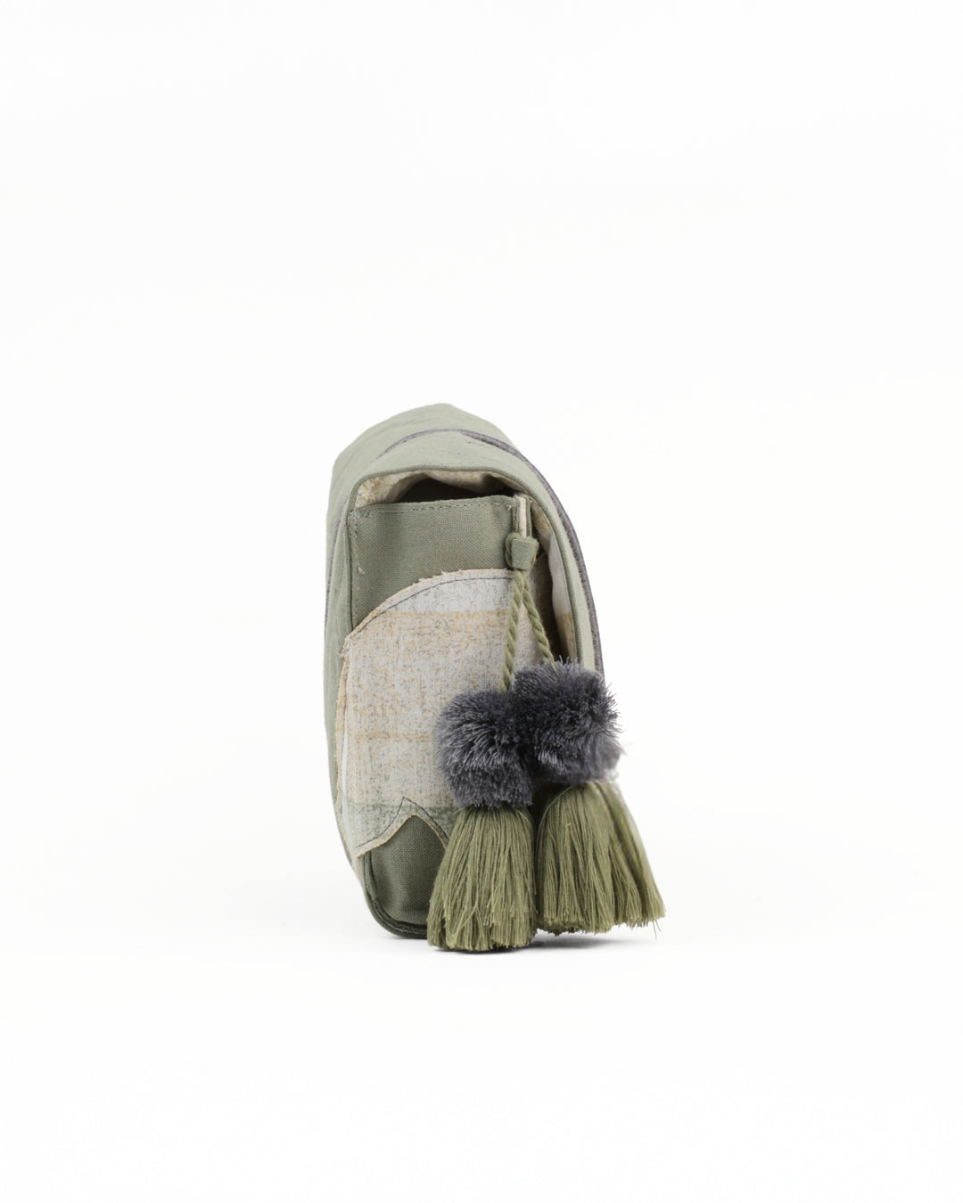Gond Folk Bear - Green Cable Pouch