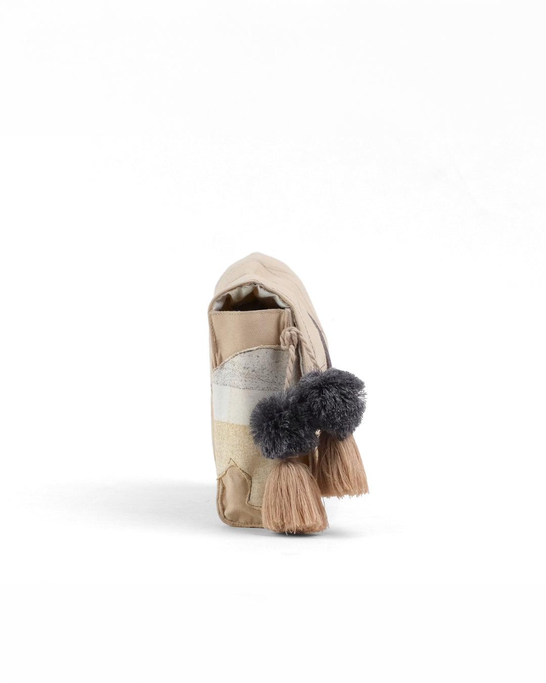 Gond Folk Bear - Beige Cable Pouch