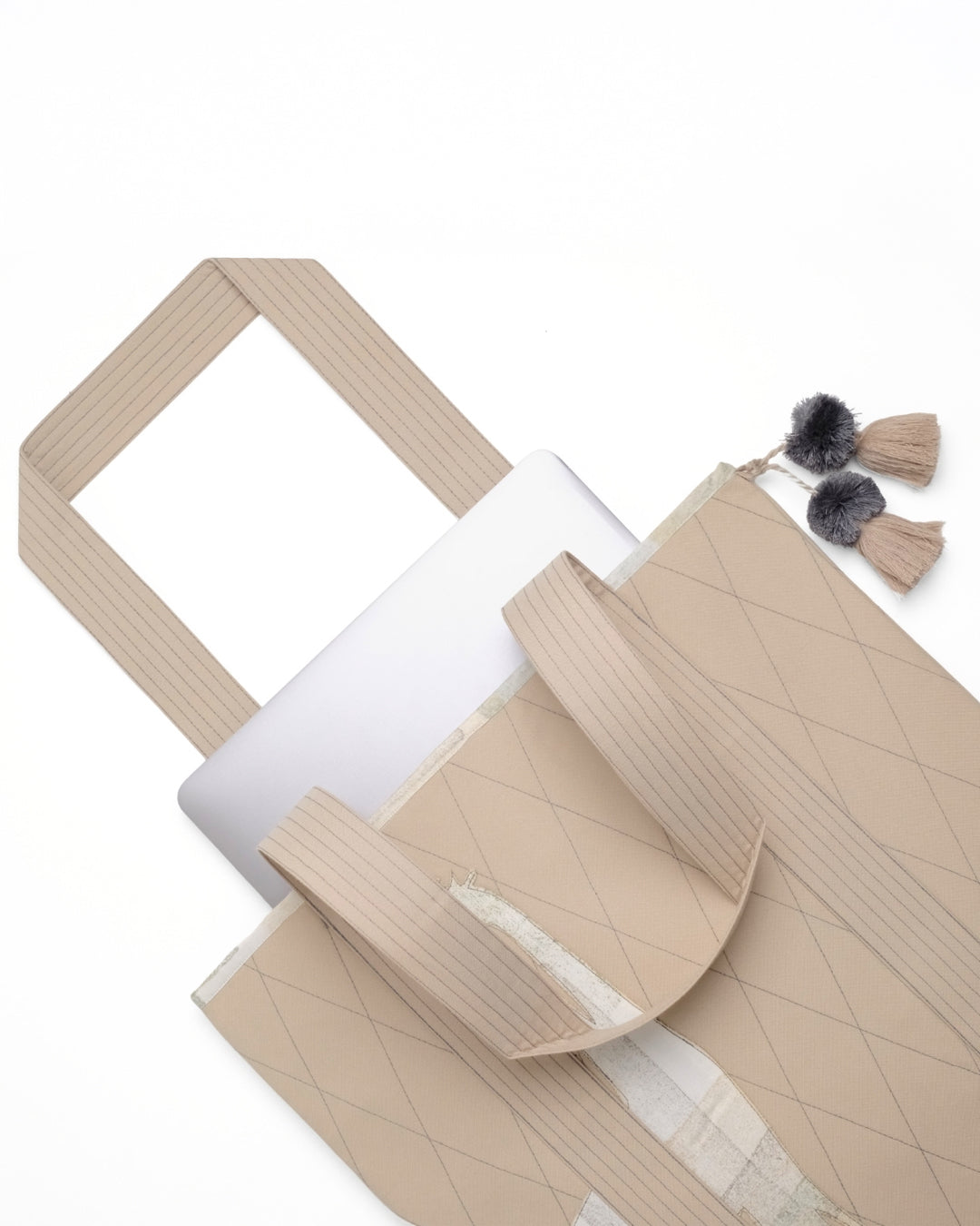 Gond Folk Giraffe - Beige Laptop Tote