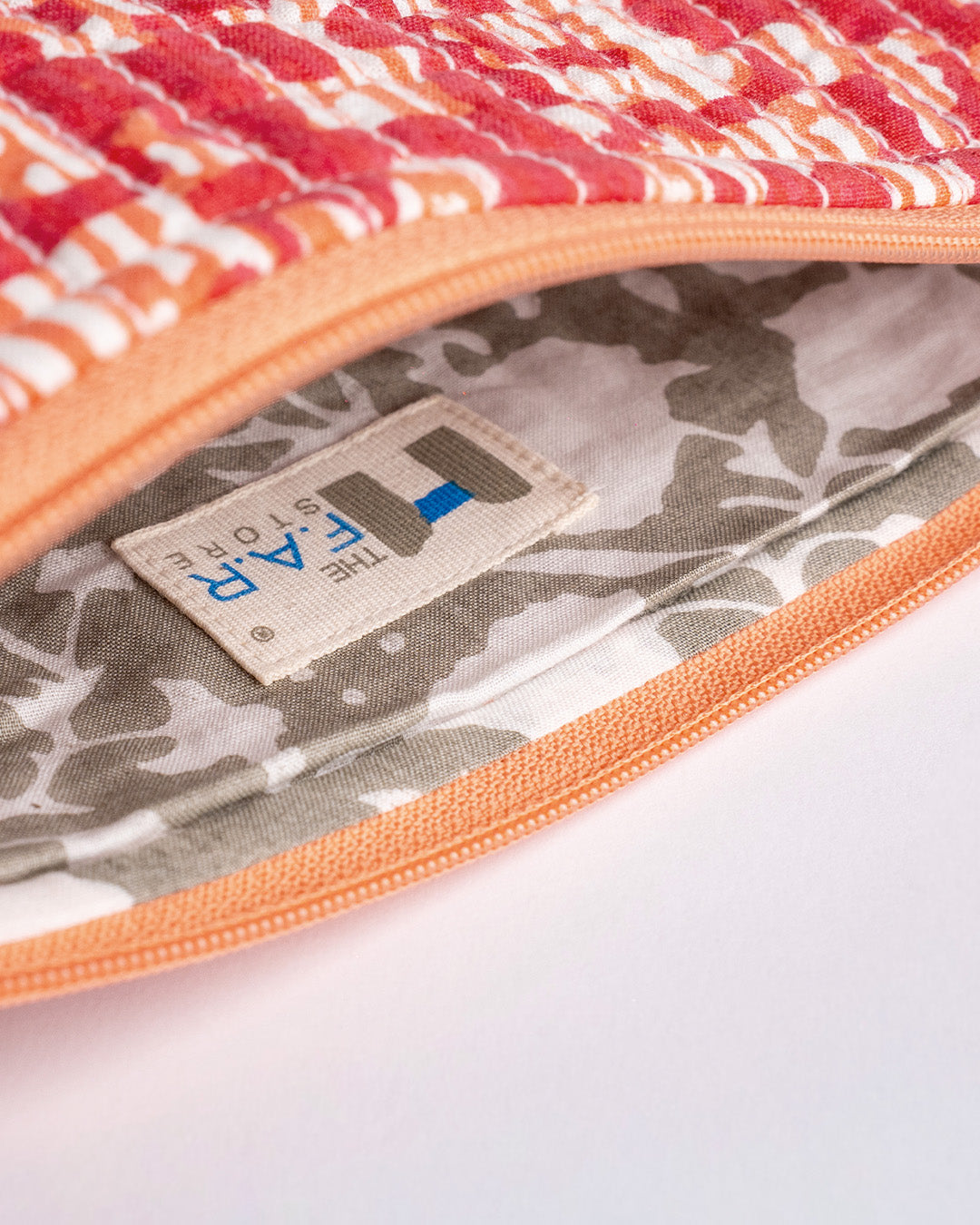 Floret Red - Cable Pouch