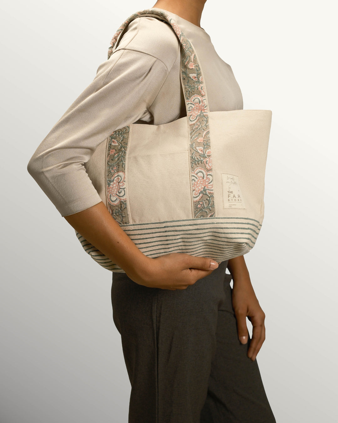 Garden Whisper - Tote