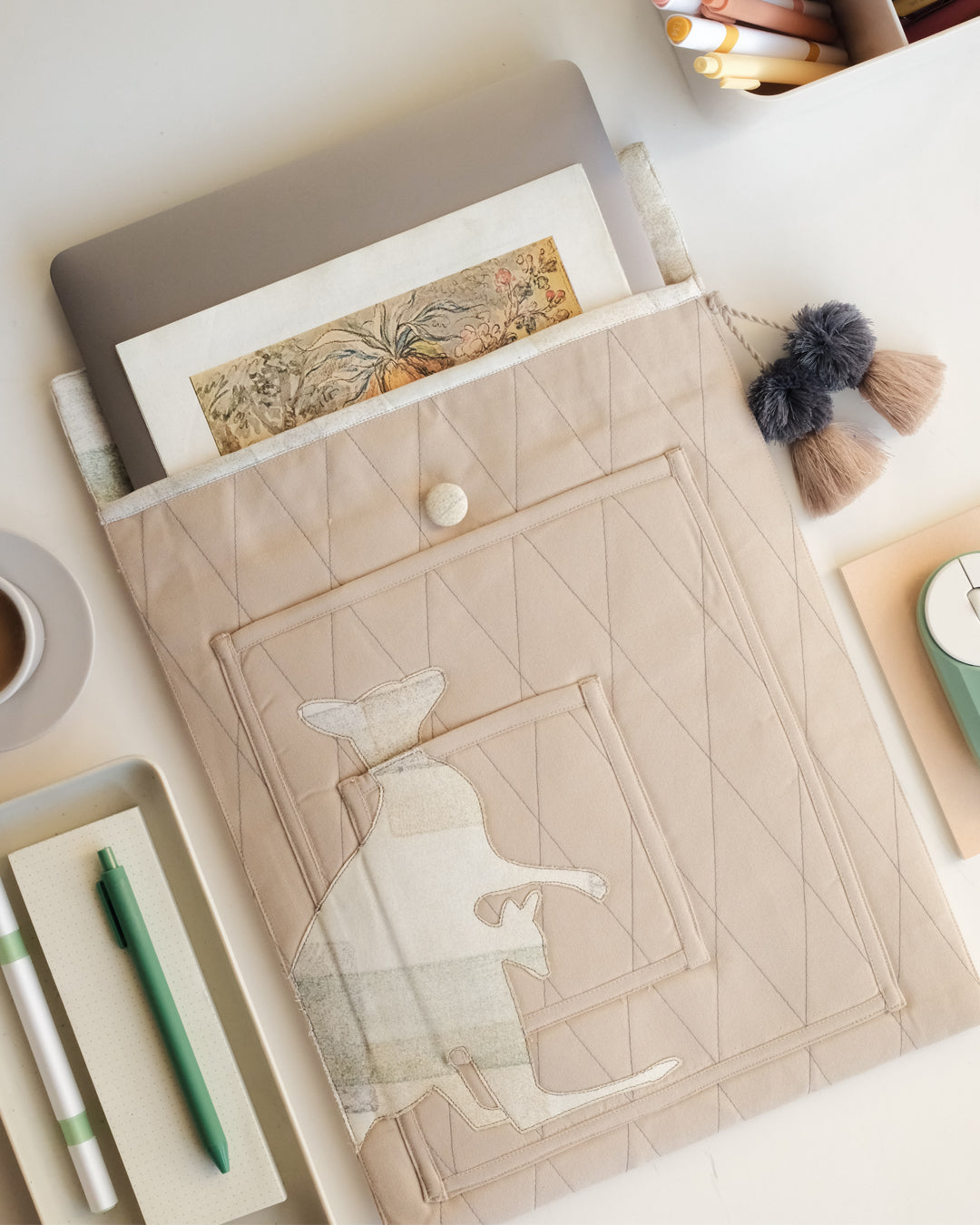 Gond Folk Kangaroo - Beige Laptop Sleeve