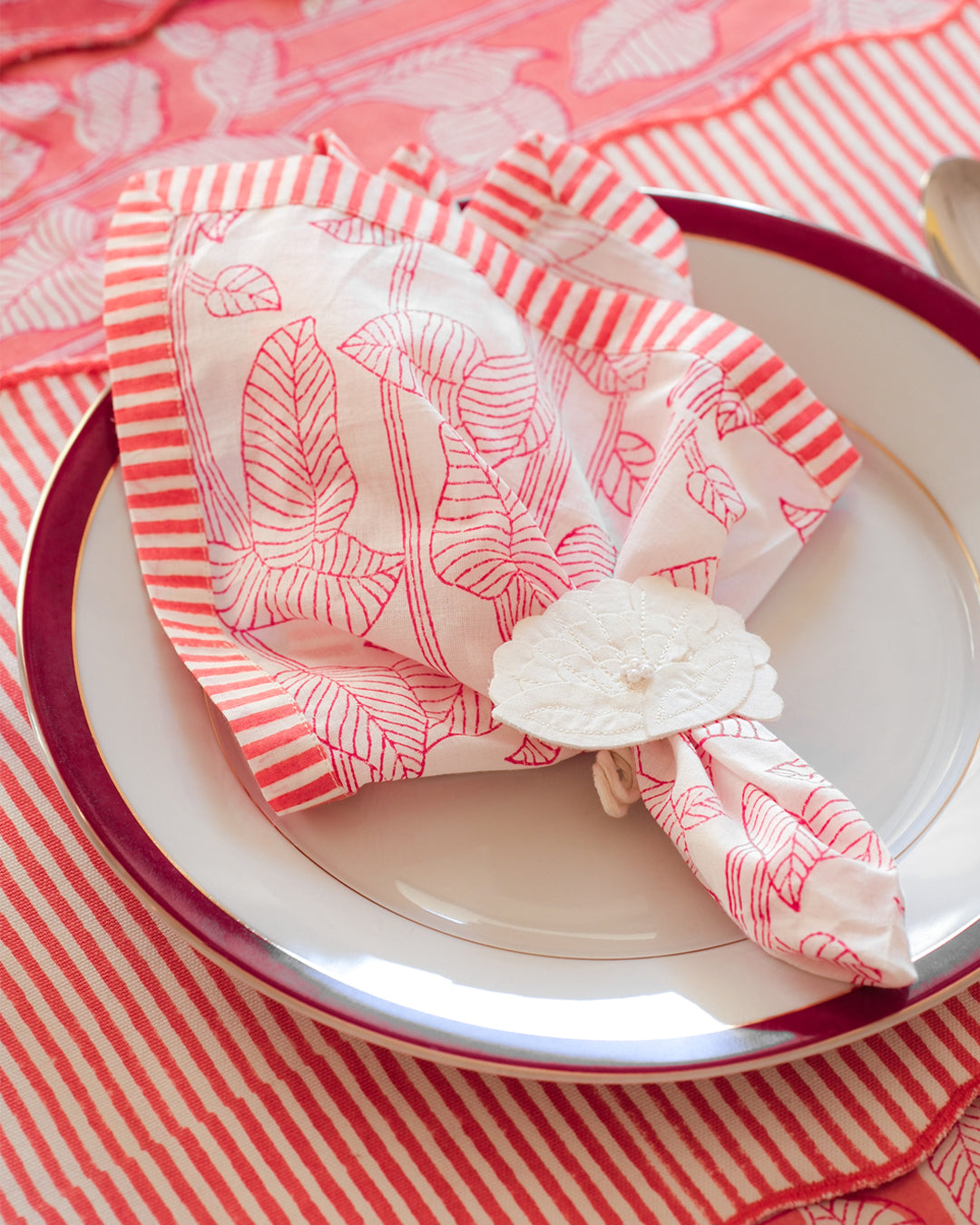 Set of 6 - Nature's Canvas Red Table Napkins