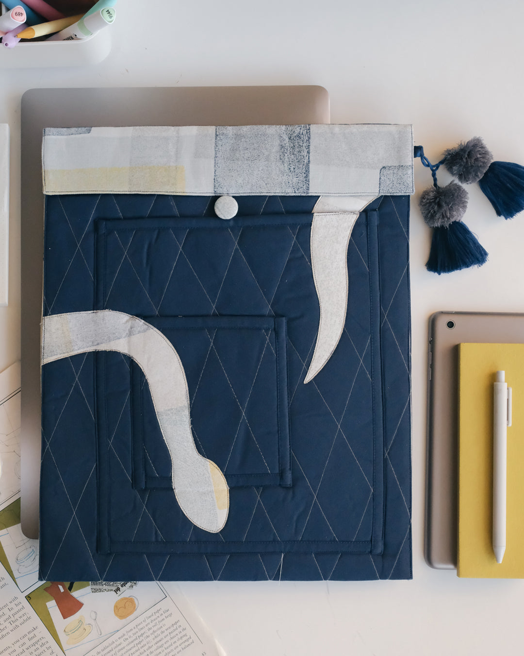 Gond Folk Snake - Blue Laptop Sleeve