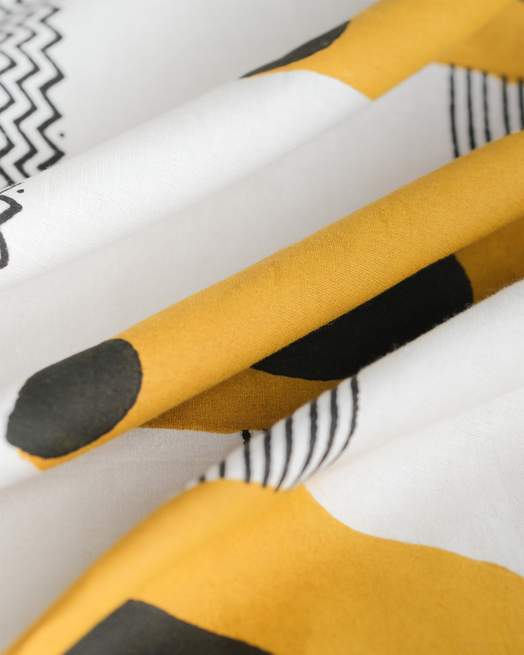 Urban Glow - Table Cover