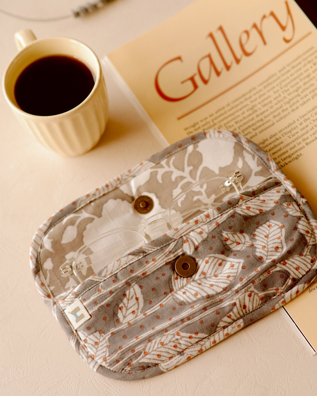Nature's Canvas Grey - Spectacle Case