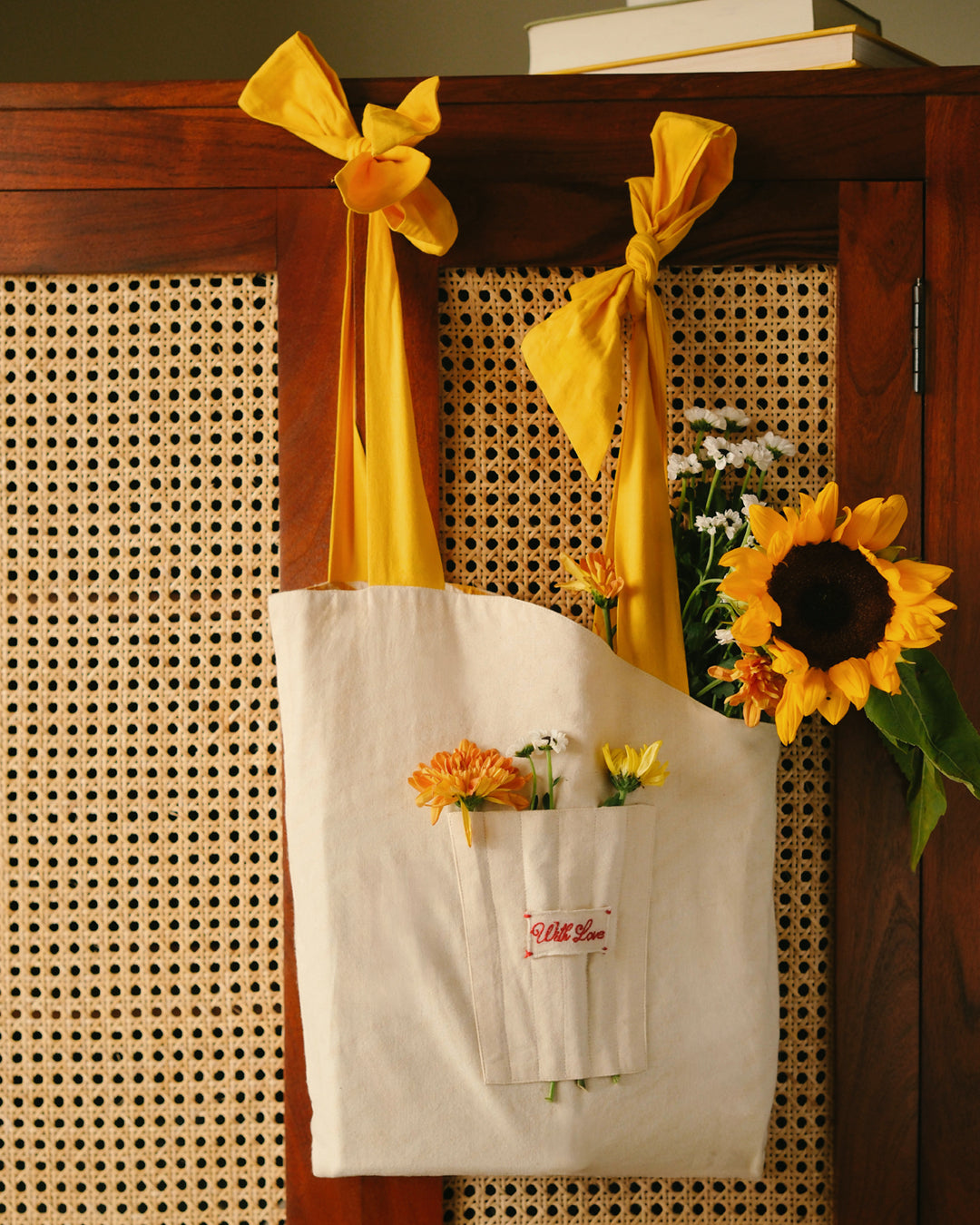 Reversible Bottle Yellow Bouquet Bag (L)