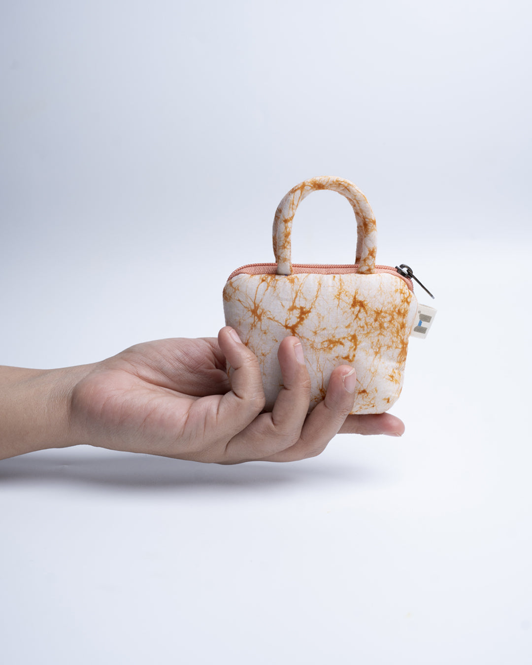 Cracked Amber Miniature Essentials
