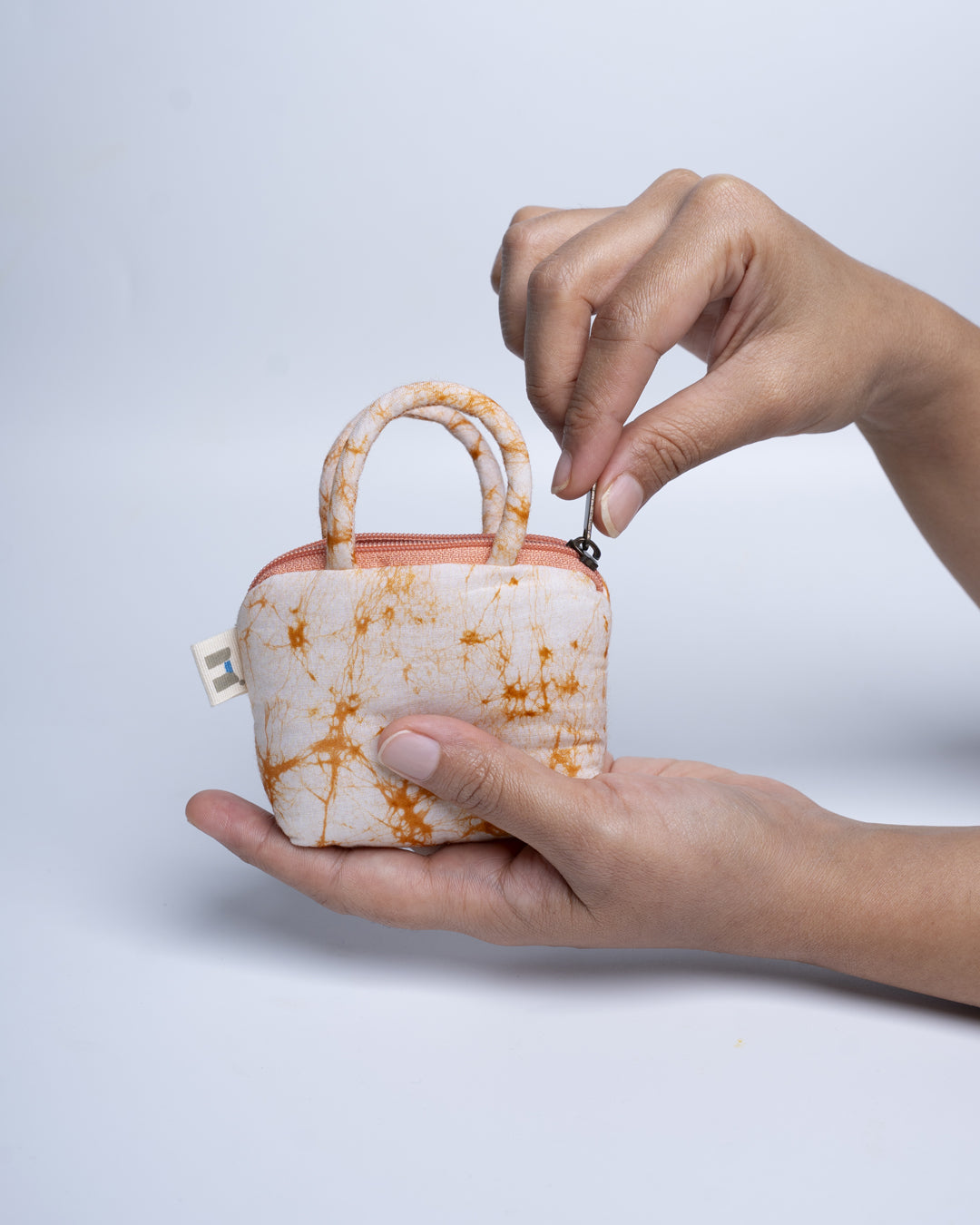 Cracked Amber Miniature Essentials