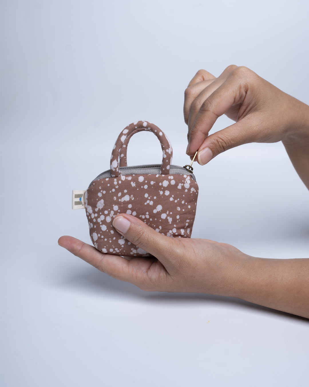 Mocha Mousse Stipples Miniature Essentials