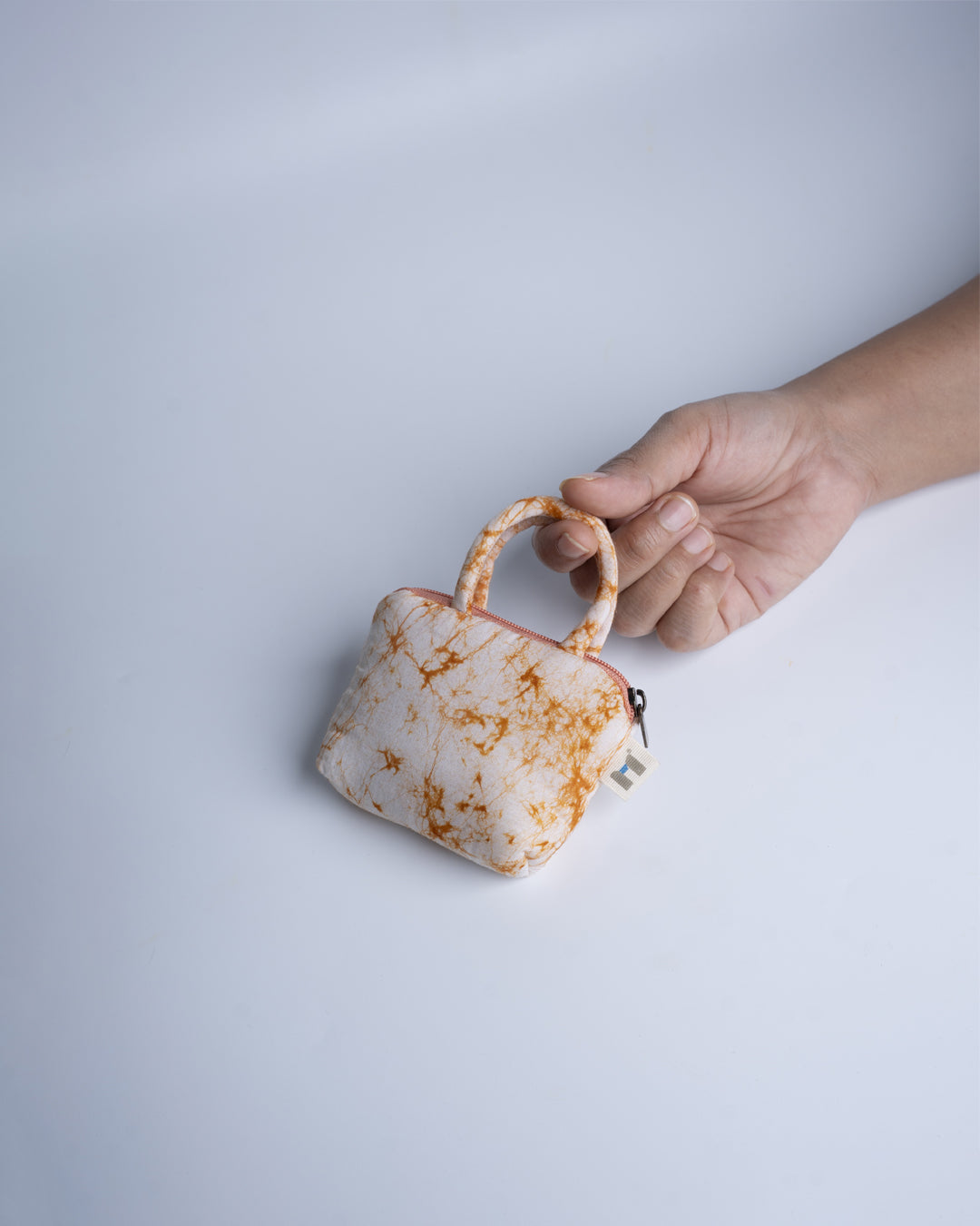 Cracked Amber Miniature Essentials