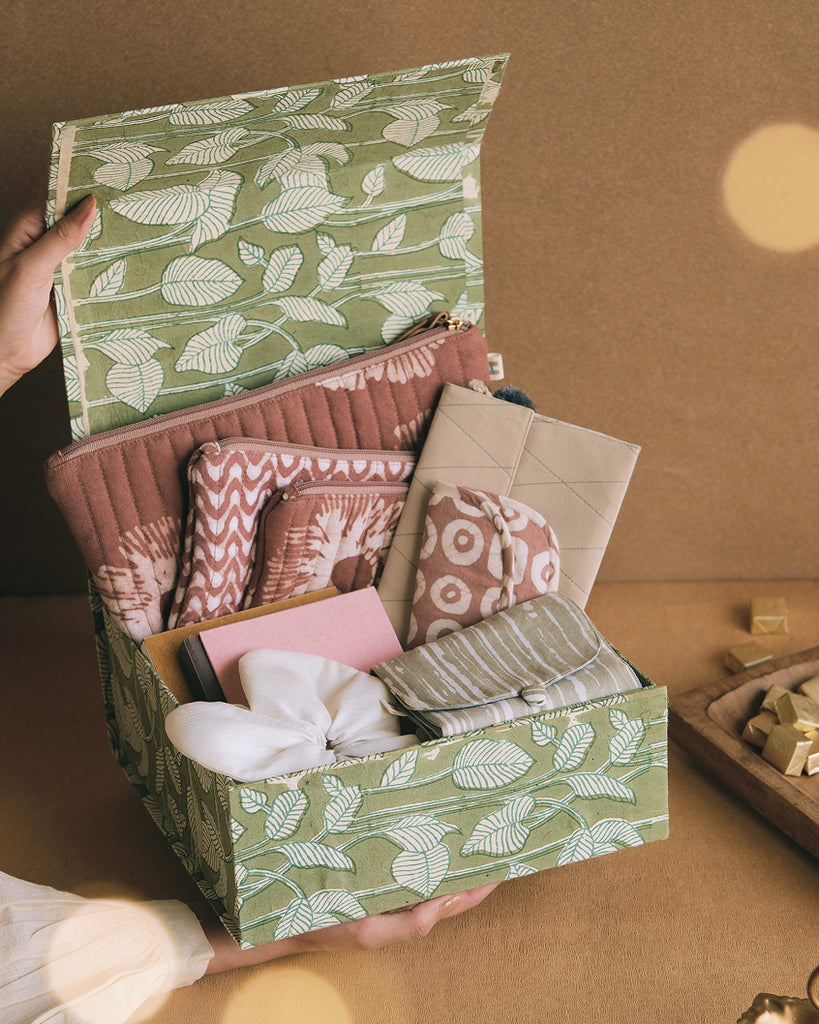 GIFT BOXES