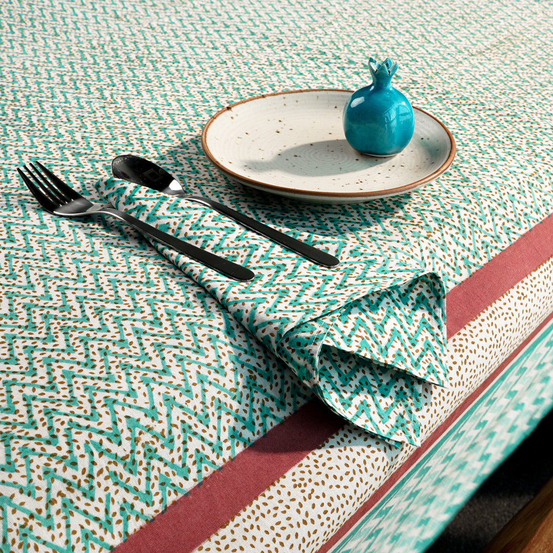 Elegant Table Covers to Elevate Your Dining Space