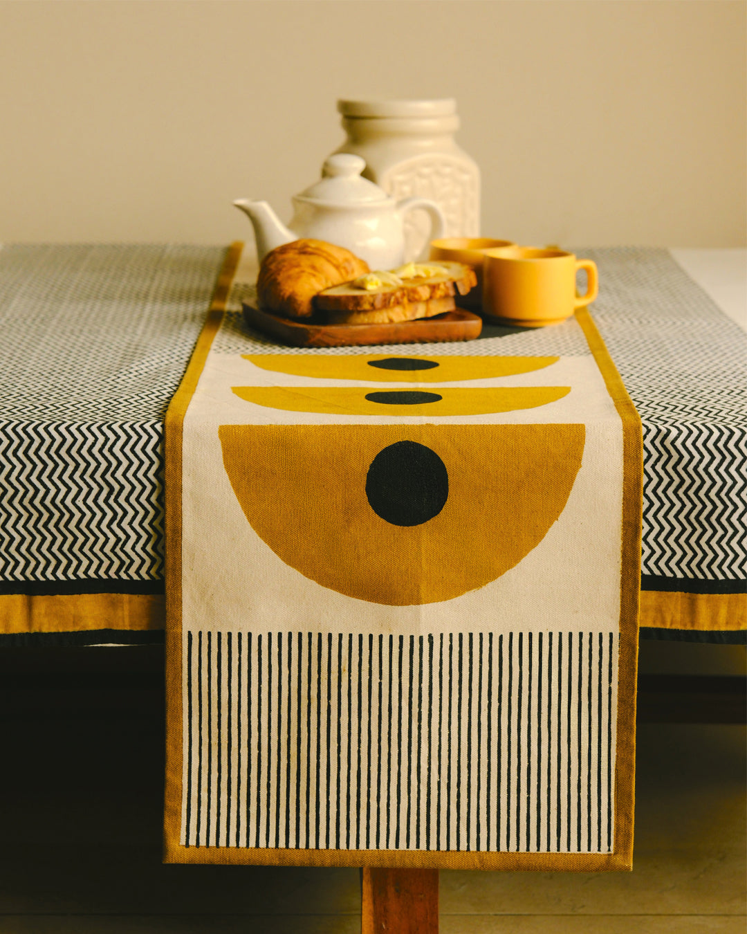 Urban Glow - Table Runner