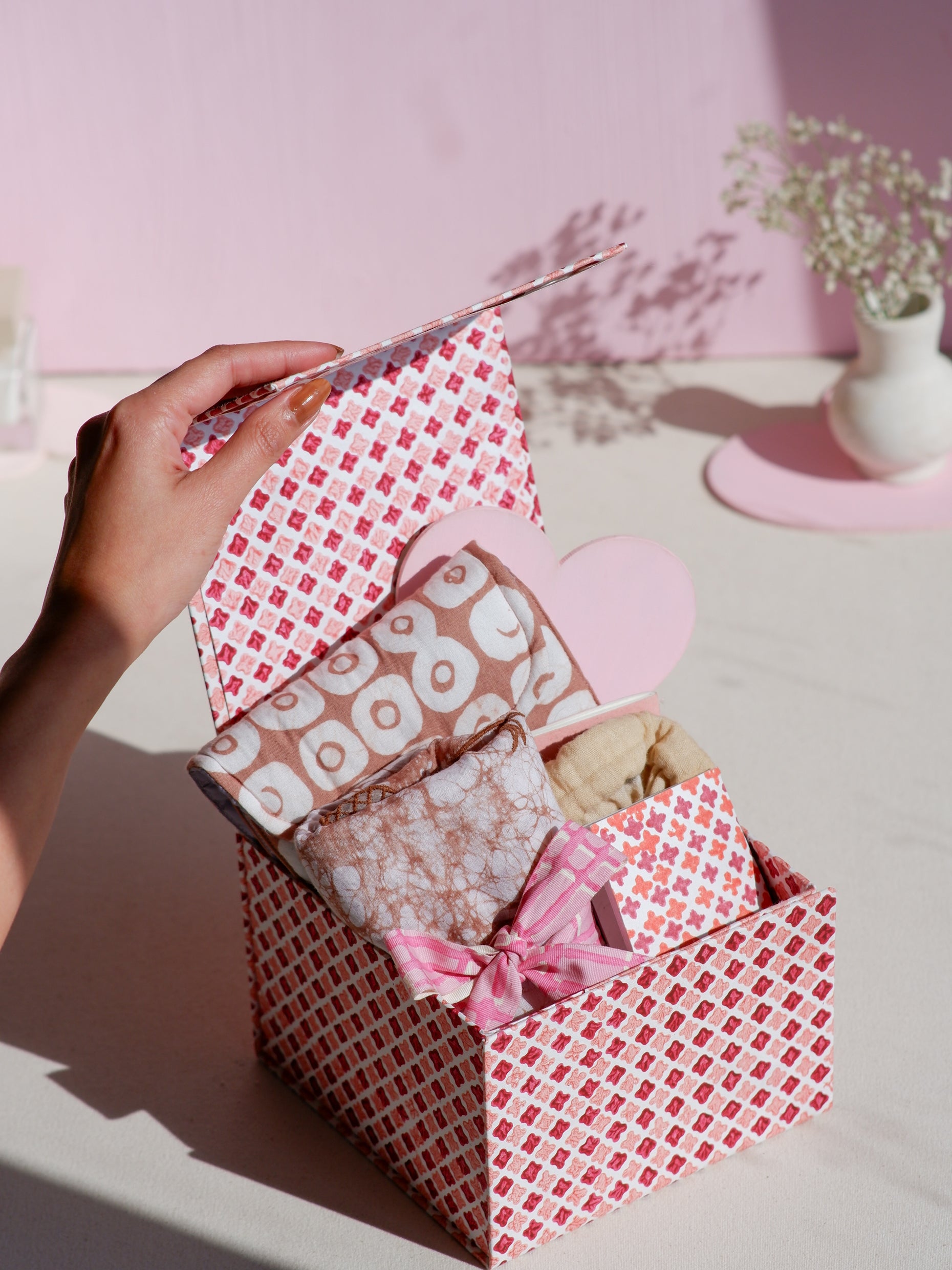 Diamond Red - The Vault Gift Box