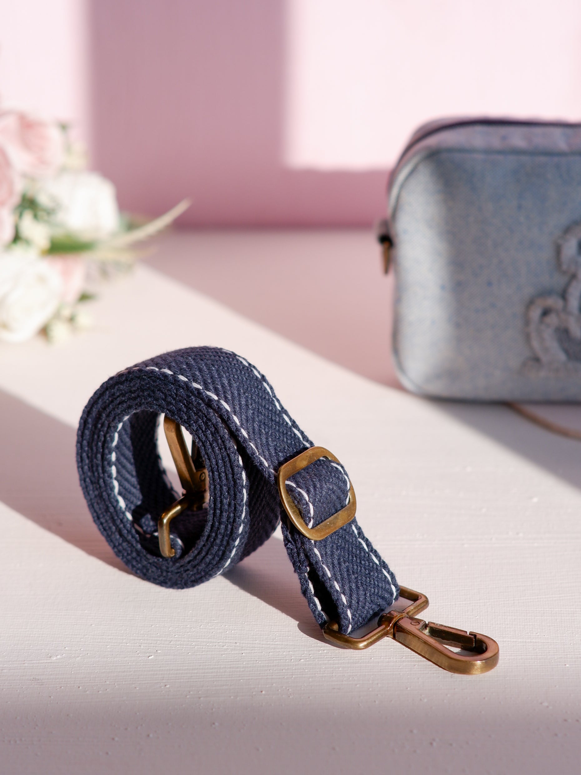 Tailmates Crossbody Bag