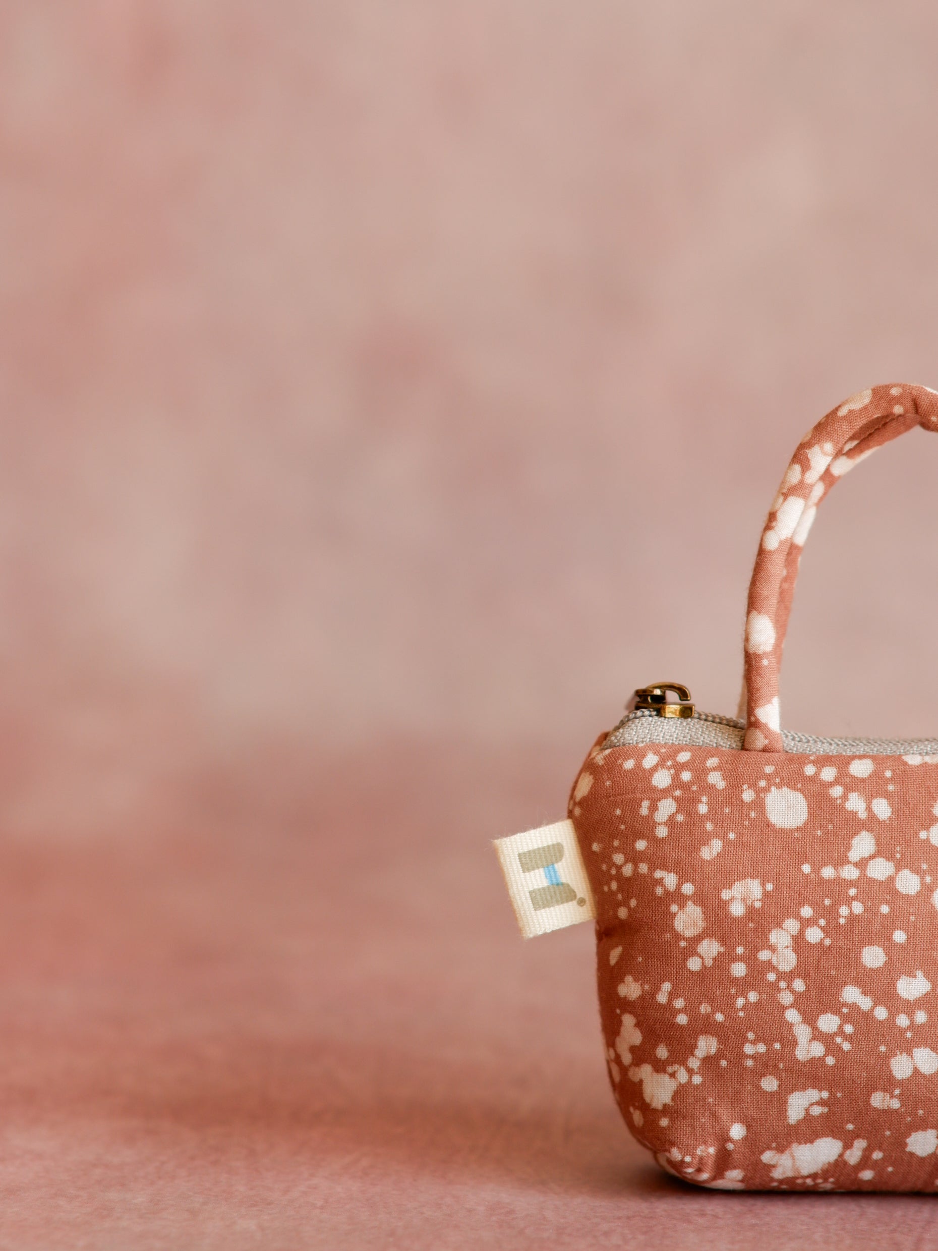 Mocha Mousse Stipples Miniature Essentials